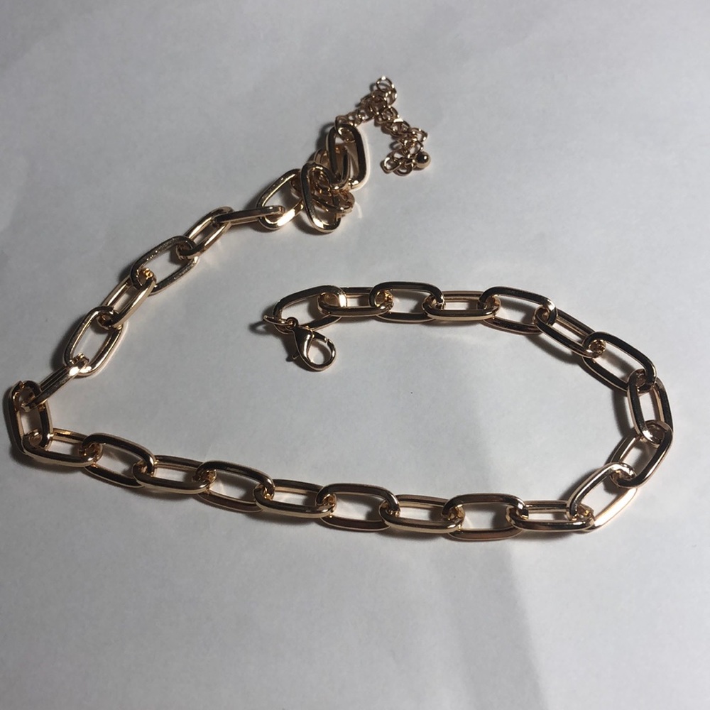Gold chain necklace